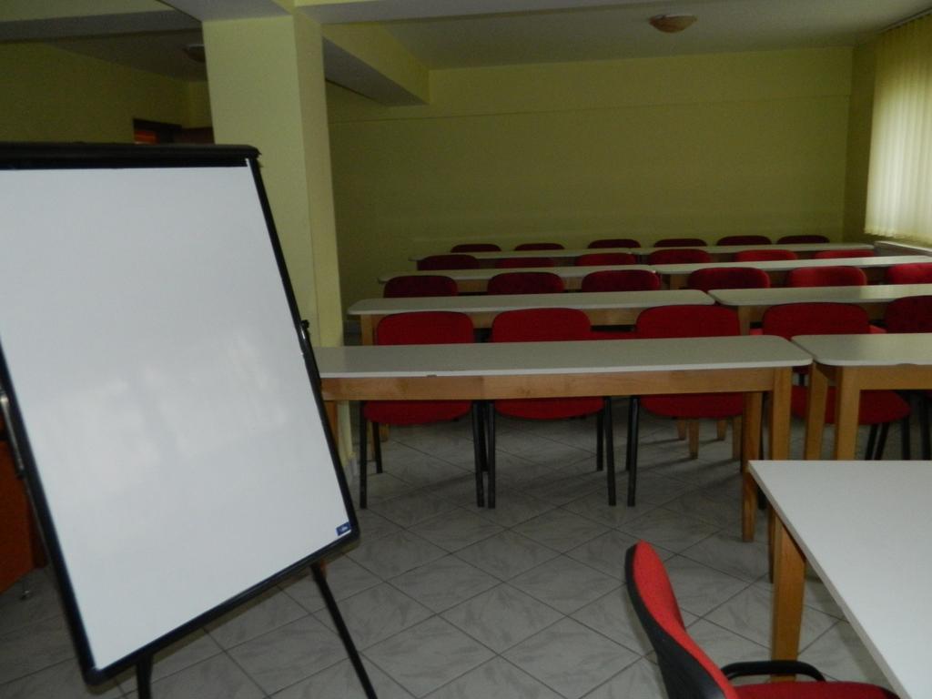 Hotel Mures Toplita  Ngoại thất bức ảnh